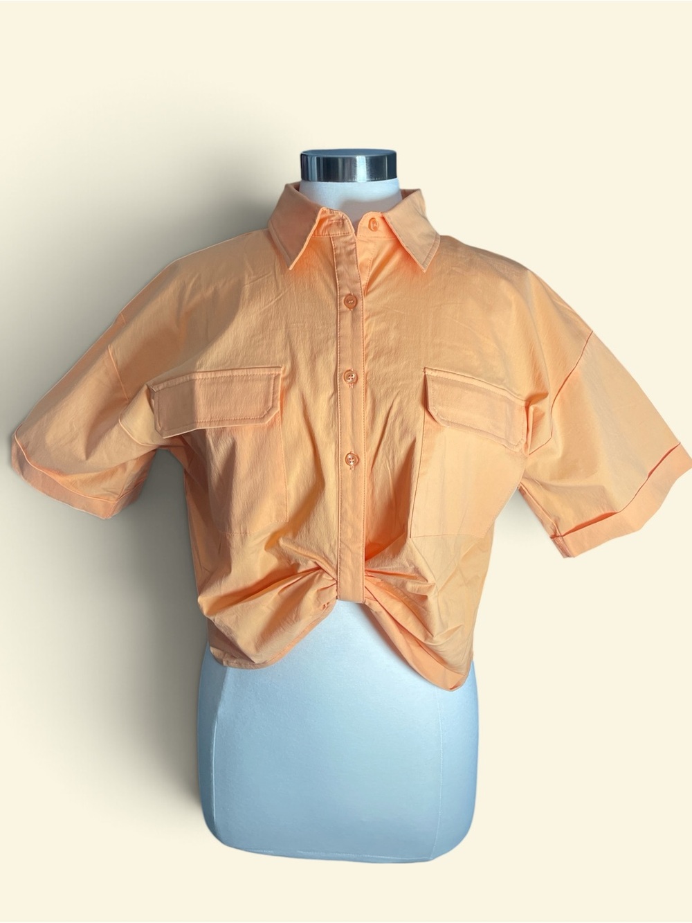 easel Peach Button-Front Short-Sleeve Crop Shirt Medium NWT